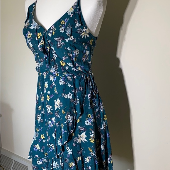 Mossimo Spring/Summer Dress. - Picture 5 of 11
